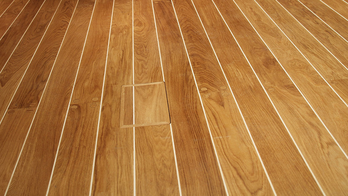 Suelos, parquets, tarimas, escaleras, balaustres, postes, pasamanos, balaustradas, fabricante Polonia